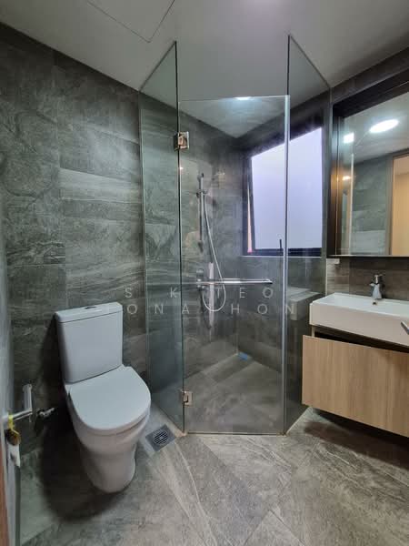 Kent Ridge Hill Residences, 52 South Buona Vista Road, 2 Bedrooms, 775 sqft, Condominium For Rent, by S K Teo Jonathon, 500066010 - Bathroom - PropertyGuru.com.sg