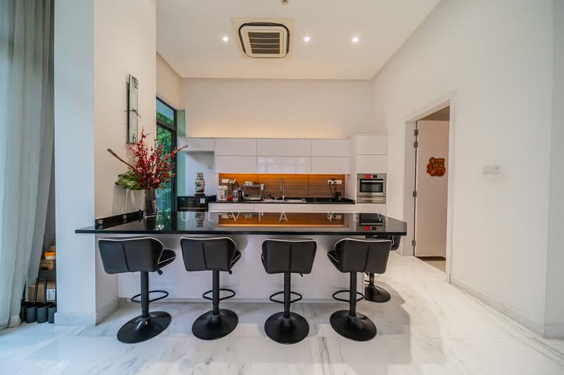 Semi-D in Fernhill Semi-Detached House For Sale at S$ 23,000,000 | PropertyGuru Singapore - Kitchen
