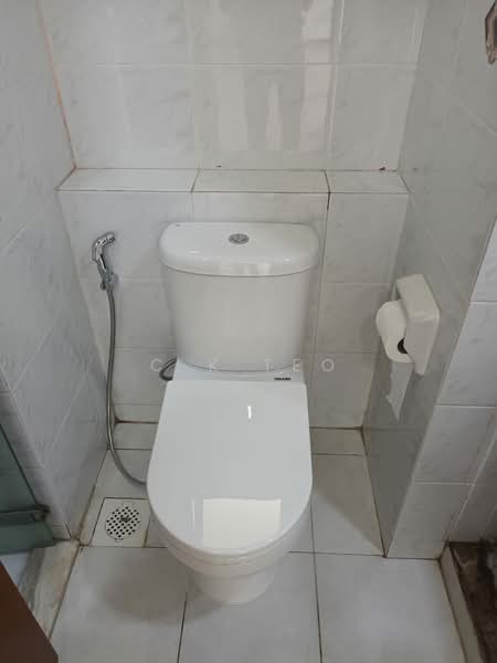 Aspen Heights, 261 River Valley Road, 4 Bedrooms, 1,583 sqft, Condominium For Rent, by C K Teo, 500066050 - Bathroom - PropertyGuru.com.sg