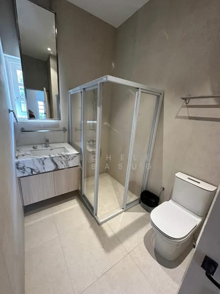 Swettenham Charming Bungalow, Swettenham road, 3 Bedrooms, 4,000 sqft, Bungalow House For Rent, by Michele Cabasug, 500066057 - Bathroom - PropertyGuru.com.sg