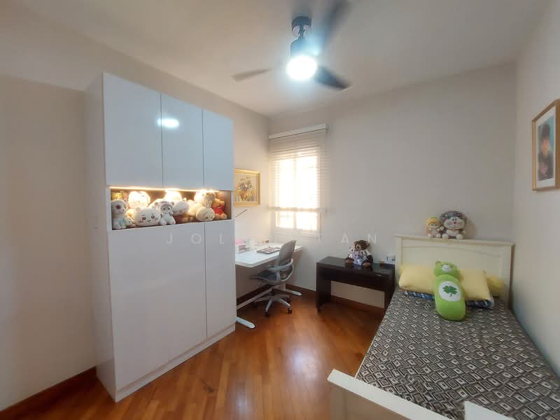Villa Marina Condominium For Sale at S$ 2,100,000 | PropertyGuru Singapore - Bedroom