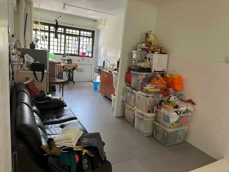446 Ang Mo Kio Avenue 10 HDB Flat For Sale at S$ 410,000 | PropertyGuru Singapore - Living Room