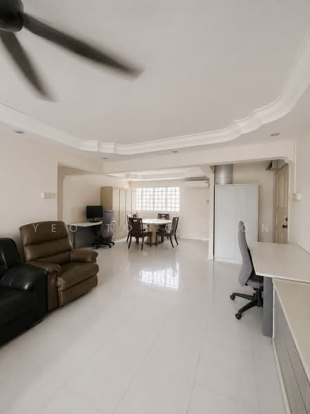 159 Yishun Street 11, 159 Yishun Street 11, Sembawang / Yishun, 3 Bedrooms, 1,302 sqft, HDB Flat For Sale, by Yeo Tong Boon, 500066089 - Living Room - PropertyGuru.com.sg