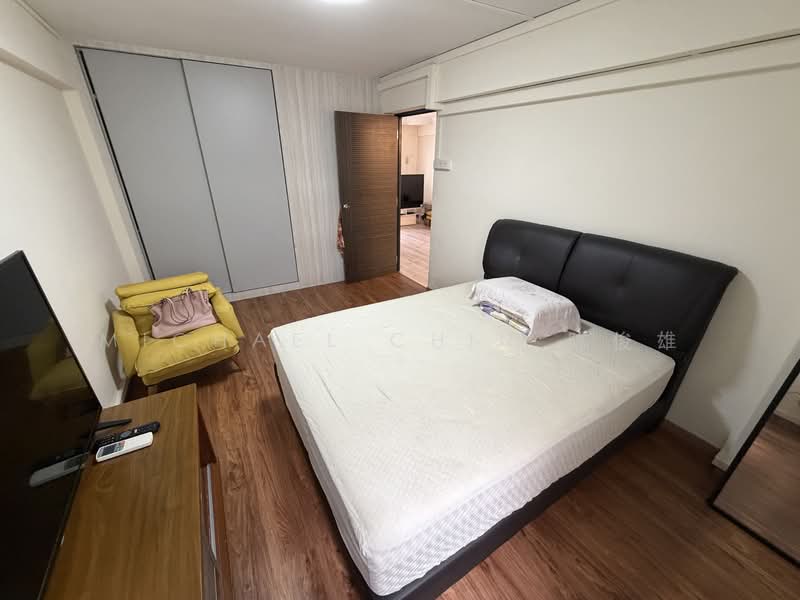 114 Lorong 1 Toa Payoh HDB Flat For Sale at S$ 368,000 | PropertyGuru Singapore - Bedroom