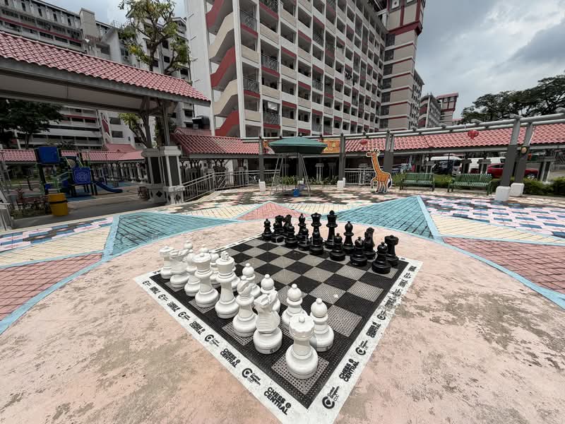 114 Lorong 1 Toa Payoh HDB Flat For Sale at S$ 368,000 | PropertyGuru Singapore - Exterior