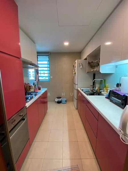 The Clearwater, 2 Bedok Reservoir View, 3 Bedrooms, 1,195 sqft, Condominium For Rent, by Liza Huang, 500066100 - Kitchen - PropertyGuru.com.sg
