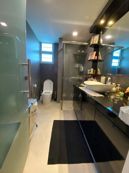 The Clearwater, 2 Bedok Reservoir View, 3 Bedrooms, 1,195 sqft, Condominium For Rent, by Liza Huang, 500066100 - Bathroom - PropertyGuru.com.sg