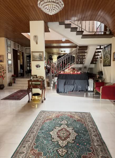 Dyson Road Bungalow House For Sale at S$ 20,000,000 | PropertyGuru Singapore - Entrance