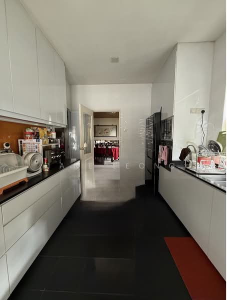 Dyson Road Bungalow House For Sale at S$ 20,000,000 | PropertyGuru Singapore - Kitchen