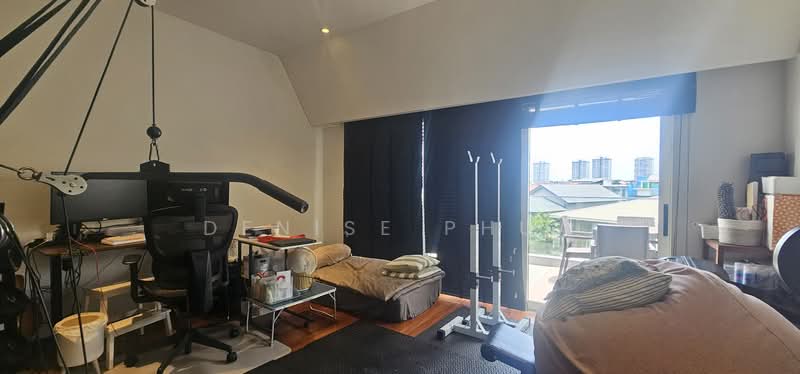 ⚡Wondr Homes ⚡Almost New Freehold Inter Terrace | Opera Estate District 15 3.5 Storeys with Lift, Figaro Street, East Coast / Marine Parade, 4 Bedrooms, 3,190 sqft, Terraced House For Sale, by Denise Phua, 500066110 - Study - PropertyGuru.com.sg