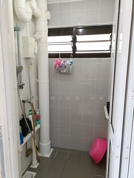 75 Bedok North Road, 75 Bedok North Road, 2 Bedrooms, 635 sqft, HDB Flat For Sale, by Wee Ming Hao, 500066114 - Bathroom - PropertyGuru.com.sg