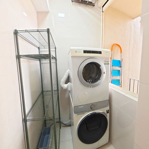 The Amore, 55 Edgedale Plains, 3 Bedrooms, 990 sqft, Executive Condominium For Rent, by Rene Wu Cairu, 500066130 - Yard - PropertyGuru.com.sg