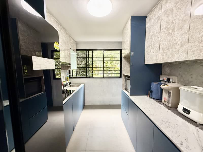 106 Henderson Crescent HDB Flat For Sale at S$ 530,000 | PropertyGuru Singapore - Kitchen