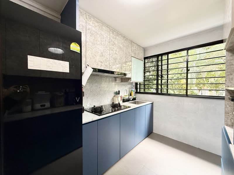 106 Henderson Crescent HDB Flat For Sale at S$ 530,000 | PropertyGuru Singapore - Kitchen