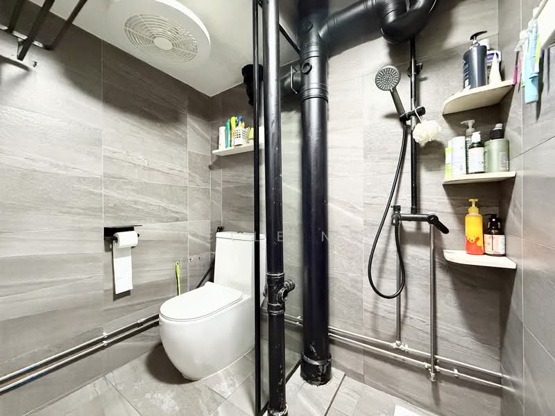 106 Henderson Crescent HDB Flat For Sale at S$ 530,000 | PropertyGuru Singapore - Bathroom