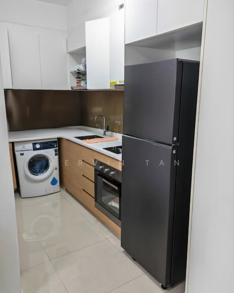 Treasure at Tampines, 13 Tampines Lane, 2 Bedrooms, 678 sqft, Condominium For Rent, by Mervin Tan, 500066137 - Kitchen - PropertyGuru.com.sg