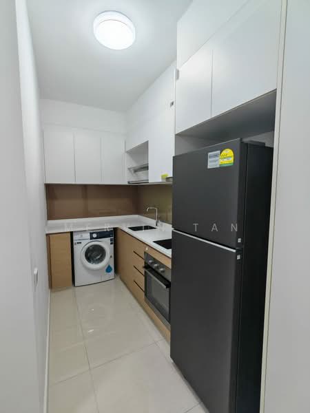 Treasure at Tampines, 13 Tampines Lane, 2 Bedrooms, 678 sqft, Condominium For Rent, by Mervin Tan, 500066137 - Kitchen - PropertyGuru.com.sg