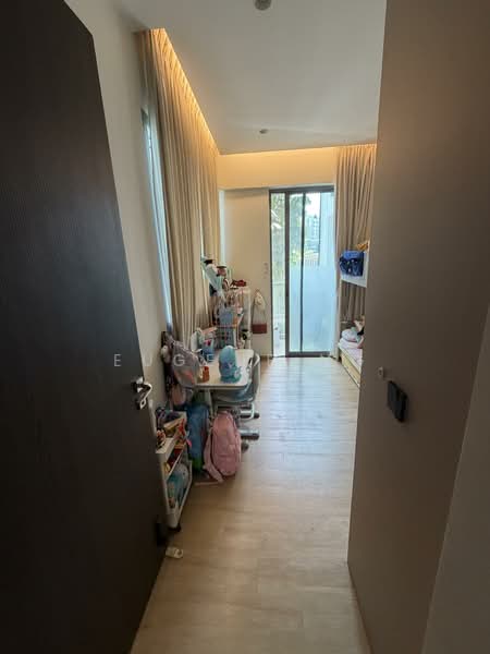 Thomson Grand Condominium For Sale at S$ 2,800,000 | PropertyGuru Singapore - Bedroom