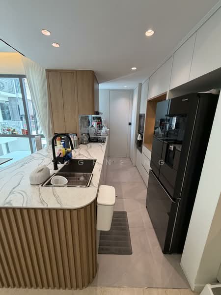 Thomson Grand Condominium For Sale at S$ 2,800,000 | PropertyGuru Singapore - Kitchen