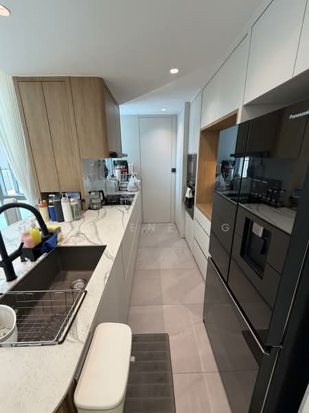 Thomson Grand Condominium For Sale at S$ 2,800,000 | PropertyGuru Singapore - Kitchen