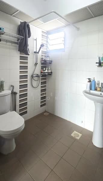 504C Yishun Street 51 HDB Flat For Sale at S$ 790,000 | PropertyGuru Singapore - Bathroom