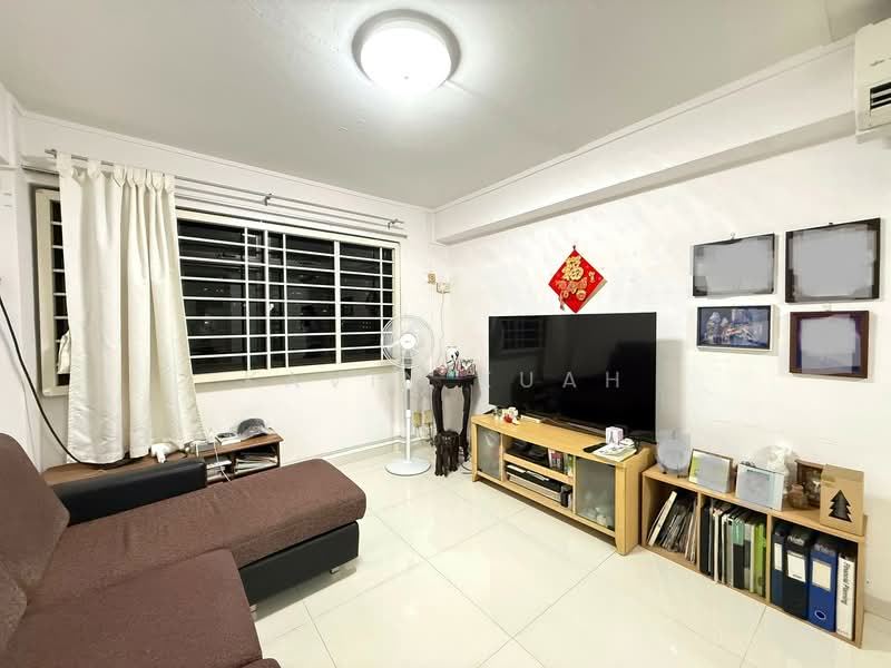 161 Mei Ling Street HDB Flat For Sale at S$ 488,000 | PropertyGuru Singapore - Living Room