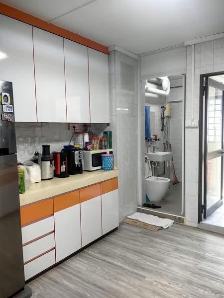 168 Hougang Avenue 1 HDB Flat For Sale at S$ 599,999 | PropertyGuru Singapore - Kitchen