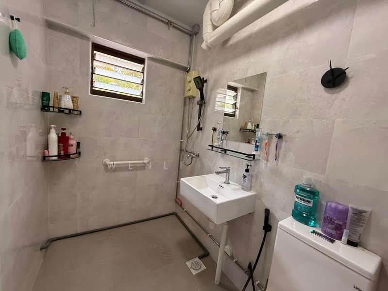 168 Hougang Avenue 1 HDB Flat For Sale at S$ 599,999 | PropertyGuru Singapore - Bathroom