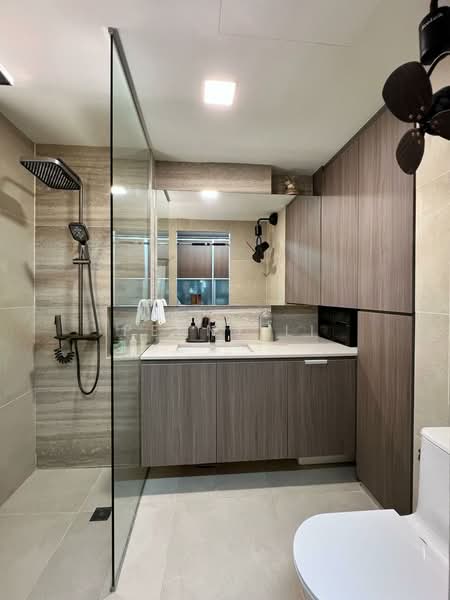 Sims Green Apartment For Sale at S$ 1,850,000 | PropertyGuru Singapore - Bathroom