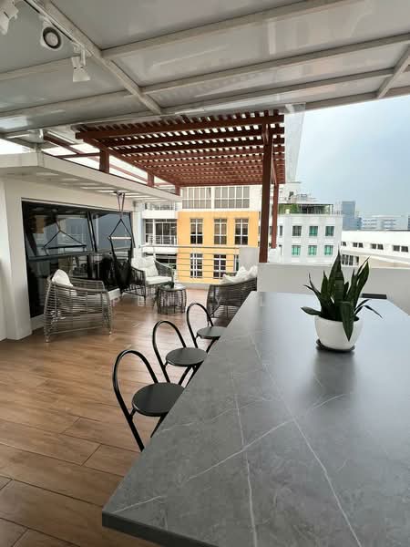 Sims Green Apartment For Sale at S$ 1,850,000 | PropertyGuru Singapore - Balcony