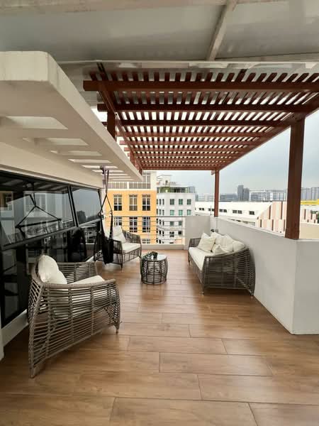 Sims Green Apartment For Sale at S$ 1,850,000 | PropertyGuru Singapore - Balcony