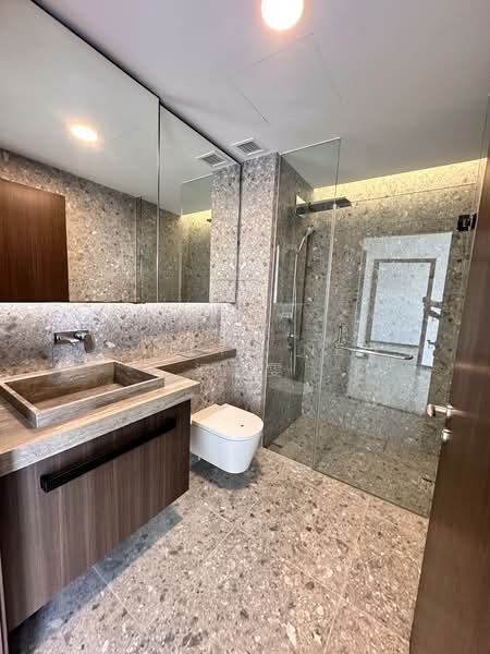 One Pearl Bank, 1 Pearl Bank, 2 Bedrooms, 700 sqft, Condominium For Rent, by Evelyn Neo 梁慧雯, 500066164 - Bathroom - PropertyGuru.com.sg