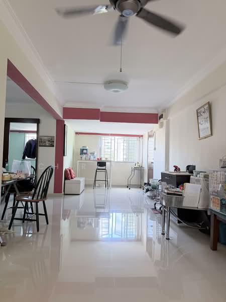 24 Hougang Avenue 3 HDB Flat For Sale at S$ 440,617 | PropertyGuru Singapore - Living Room