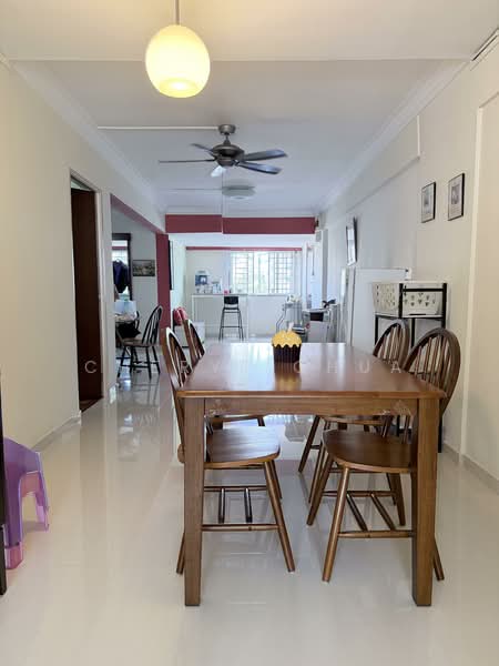 24 Hougang Avenue 3 HDB Flat For Sale at S$ 440,617 | PropertyGuru Singapore - Dining Room