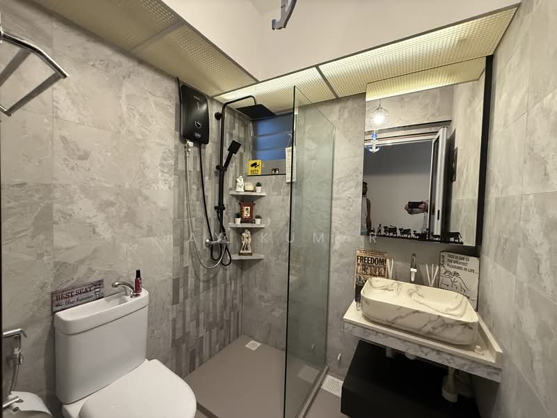 227A Ang Mo Kio Street 23 HDB Flat For Sale at S$ 980,000 | PropertyGuru Singapore - Bathroom