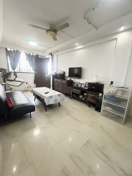 507 Bukit Batok Street 52 HDB Flat For Sale at S$ 450,000 | PropertyGuru Singapore - Living Room