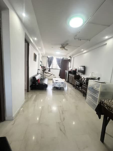 507 Bukit Batok Street 52 HDB Flat For Sale at S$ 450,000 | PropertyGuru Singapore - Living Room