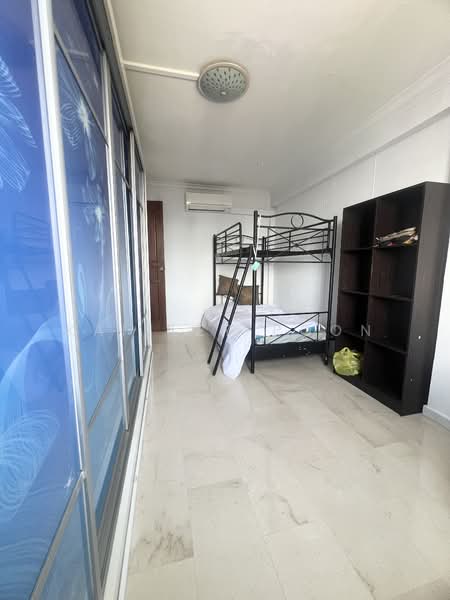 507 Bukit Batok Street 52 HDB Flat For Sale at S$ 450,000 | PropertyGuru Singapore - Bedroom
