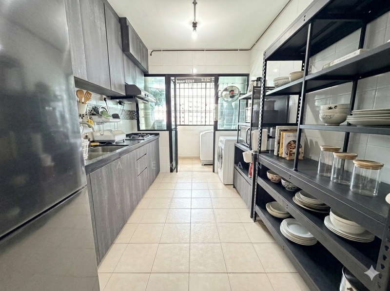 592A Montreal Link HDB Flat For Sale at S$ 610,000 | PropertyGuru Singapore - Kitchen