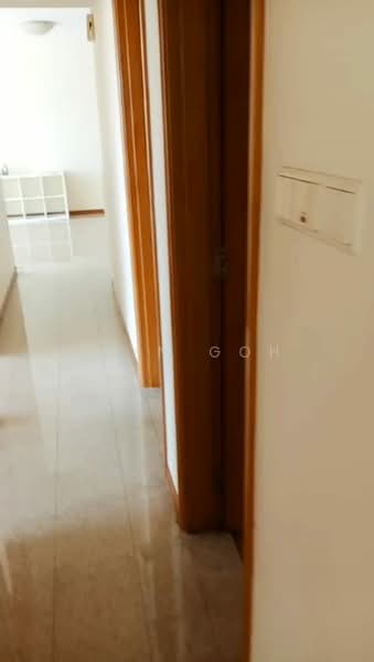 Queens, 10 Stirling Road, 4 Bedrooms, 1,410 sqft, Condominium For Rent, by Elyn Goh, 500066178 - Corridor - PropertyGuru.com.sg