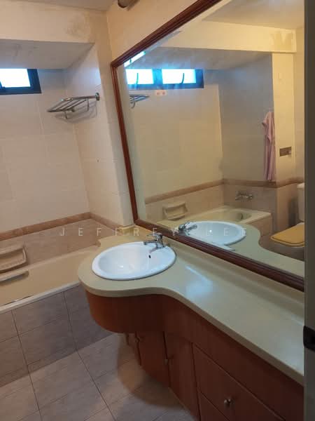 Regent Grove, 50 Choa Chu Kang North 7, 3 Bedrooms, 1,163 sqft, Condominium For Rent, by Jeffrey Lee, 500066183 - Bathroom - PropertyGuru.com.sg