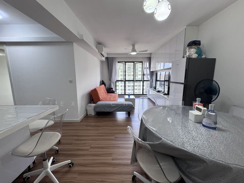 662A Tampines Street 64, 662A Tampines Street 64, Room Rental, 150 sqft, HDB Flat For Rent, by Alexis Chia 谢慧丽, 500066199 - Living Room - PropertyGuru.com.sg