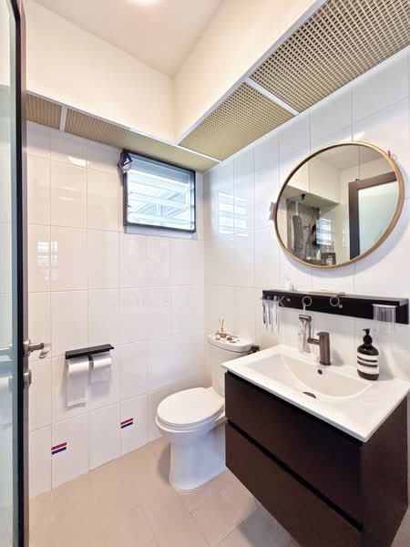 446A Bukit Batok West Avenue 8 HDB Flat For Sale at S$ 690,000 | PropertyGuru Singapore - Bathroom