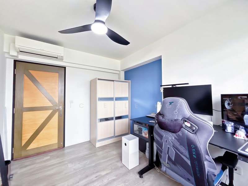 446A Bukit Batok West Avenue 8 HDB Flat For Sale at S$ 690,000 | PropertyGuru Singapore - Study