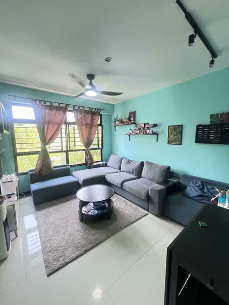 547A Bedok North Avenue 1 HDB Flat For Sale at S$ 600,000 | PropertyGuru Singapore - Living Room