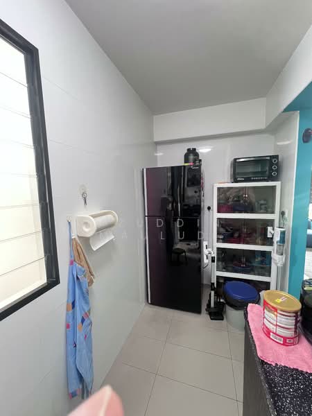 547A Bedok North Avenue 1 HDB Flat For Sale at S$ 600,000 | PropertyGuru Singapore - Kitchen