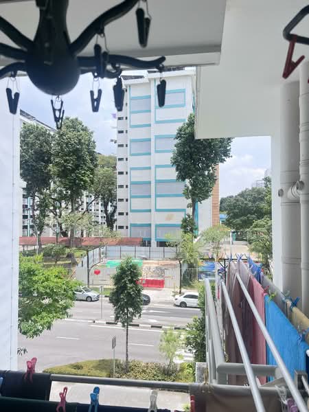 547A Bedok North Avenue 1 HDB Flat For Sale at S$ 600,000 | PropertyGuru Singapore - Balcony
