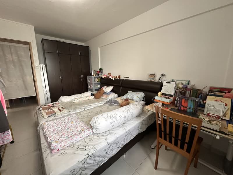 546 Ang Mo Kio Avenue 10 HDB Flat For Sale at S$ 550,000 | PropertyGuru Singapore - Bedroom