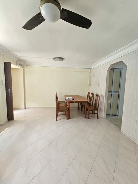 215 Petir Road, 215 Petir Road, 3 Bedrooms, 1,098 sqft, HDB Flat For Rent, by Shirley Ong, 500066241 - Dining Room - PropertyGuru.com.sg
