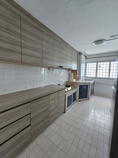 215 Petir Road, 215 Petir Road, 3 Bedrooms, 1,098 sqft, HDB Flat For Rent, by Shirley Ong, 500066241 - Kitchen - PropertyGuru.com.sg